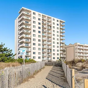 Holiday home Oceanfront 2 Bedroom Modern W Pool, Ocean City